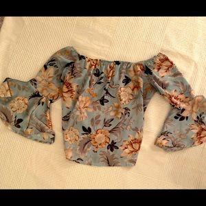 Off the shoulders shirt